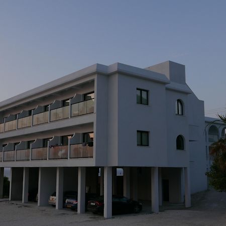 E.J. Pyrgos Bay Hotel Eksteriør billede