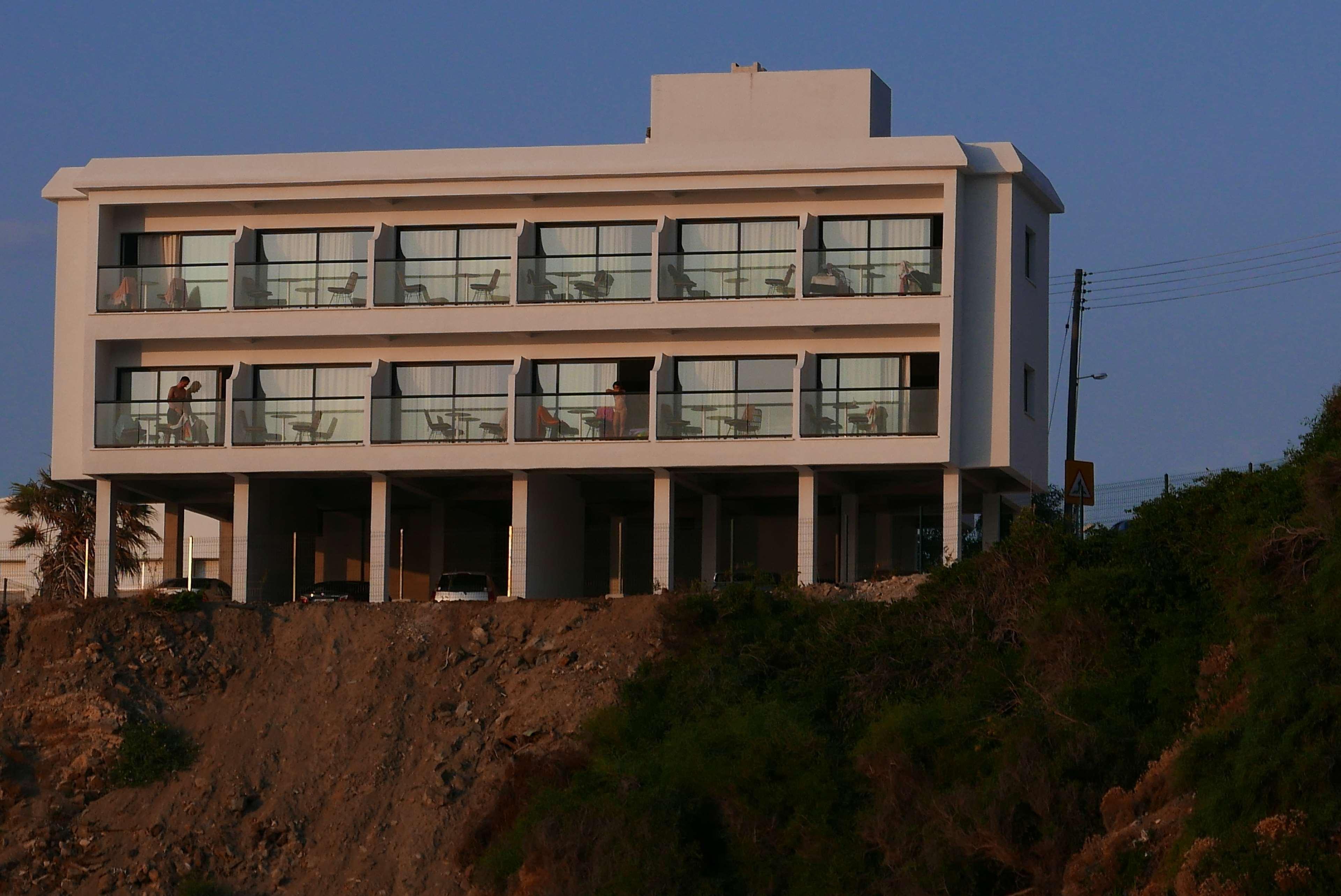 E.J. Pyrgos Bay Hotel Eksteriør billede