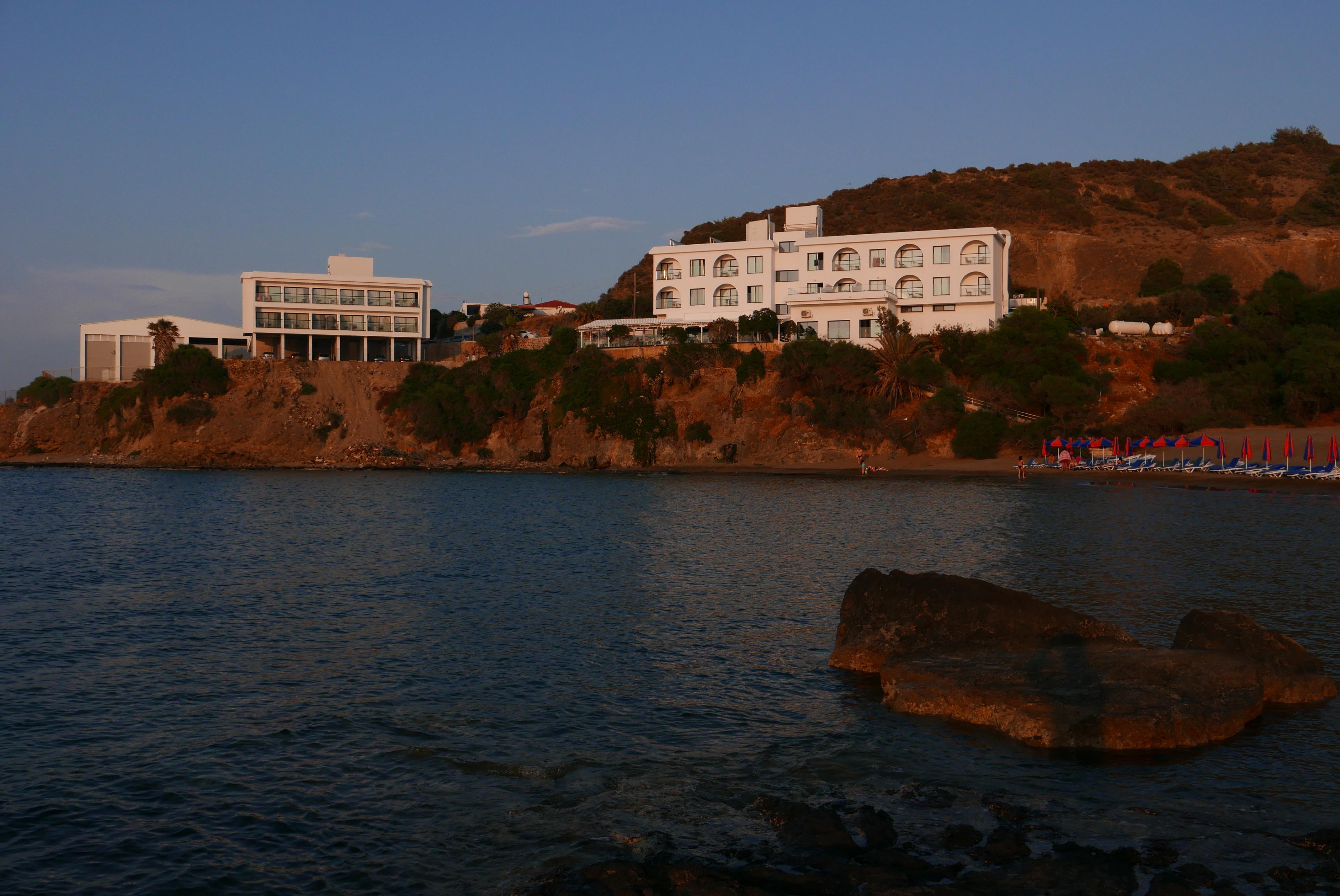 E.J. Pyrgos Bay Hotel Eksteriør billede
