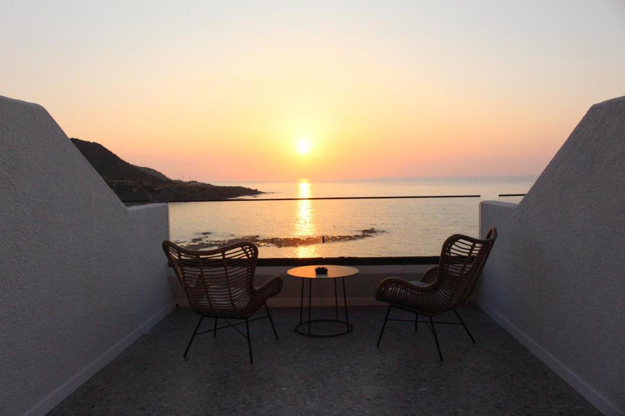 E.J. Pyrgos Bay Hotel Eksteriør billede